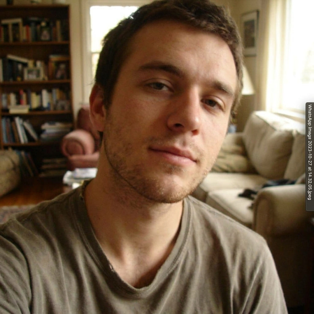 <em>Ángel G.</em>